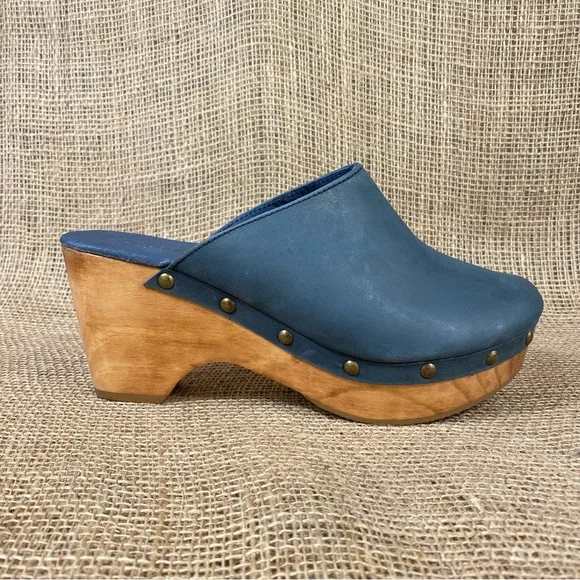 🛑SOLD🛑  Condani  MULES  CLOGS WOOD SLIP ON  LEATHER BLUE STUD SIZE 9.5 - Picture 6 of 10